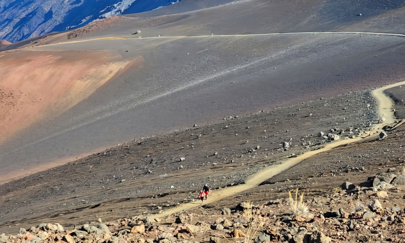 Hikers climbing back up the Sliding Sands Trail